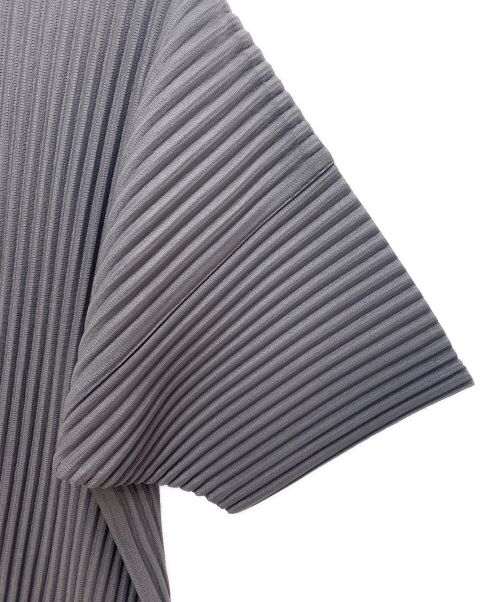 HOMME PLISSE ISSEY MIYAKE（オム プリッセ イッセイ ミヤケ）HOMME PLISSE ISSEY MIYAKE (オムプリッセ イッセイ ミヤケ) プリーツTシャツ グレー サイズ:3の古着・服飾アイテム