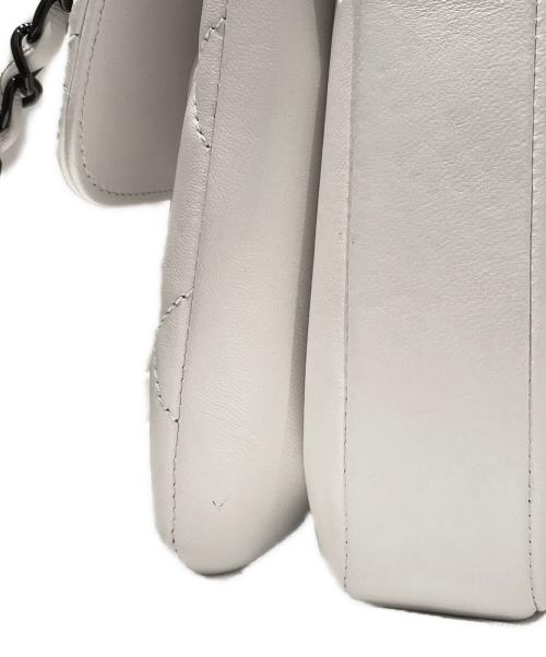 CHANEL（シャネル）CHANEL (シャネル) Trendy CC Top Handle Shoulder Bag ホワイト サイズ:-の古着・服飾アイテム