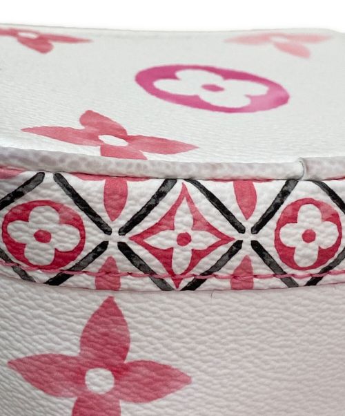 LOUIS VUITTON（ルイ ヴィトン）LOUIS VUITTON (ルイ ヴィトン) バイ・ザ・プール ナノ・ノエ ピンク×ホワイトの古着・服飾アイテム