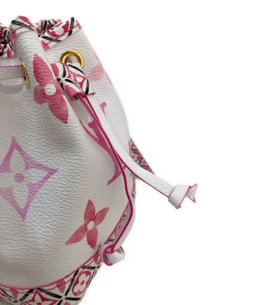 LOUIS VUITTON（ルイ ヴィトン）LOUIS VUITTON (ルイ ヴィトン) バイ・ザ・プール ナノ・ノエ ピンク×ホワイトの古着・服飾アイテム