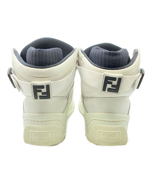 FENDI（フェンディ）FENDI (フェンディ) ハイカットロゴスニーカー ホワイト サイズ:8の古着・服飾アイテム