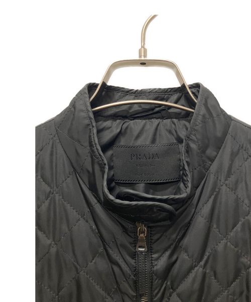 PRADA（プラダ）PRADA (プラダ) 三角プレートキルティングジャケット ブラック サイズ:44の古着・服飾アイテム