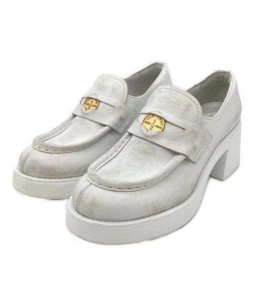 MIU MIU（ミュウミュウ）MIU MIU (ミュウミュウ) モカシンコインローファー ホワイト サイズ:36 1/2の古着・服飾アイテム