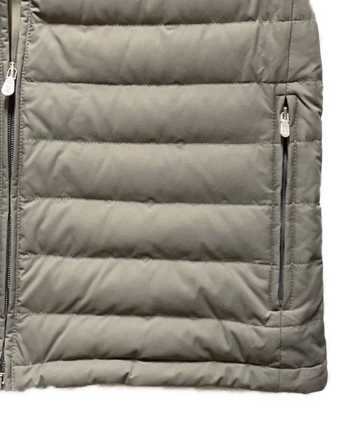 BRUNELLO CUCINELLI（ブルネロクチネリ）BRUNELLO CUCINELLI (ブルネロクチネリ) キルティングダウンベスト ライトグレー サイズ:54の古着・服飾アイテム