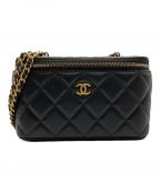CHANELシャネル）の古着「マトラッセバニティーバッグ」｜ブラック