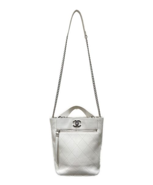 CHANEL（シャネル）CHANEL (シャネル) ショルダーバッグ ホワイトの古着・服飾アイテム