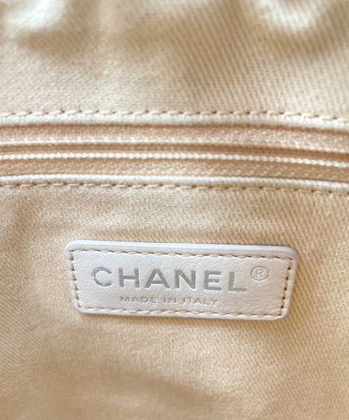 CHANEL（シャネル）CHANEL (シャネル) ショルダーバッグ ホワイトの古着・服飾アイテム