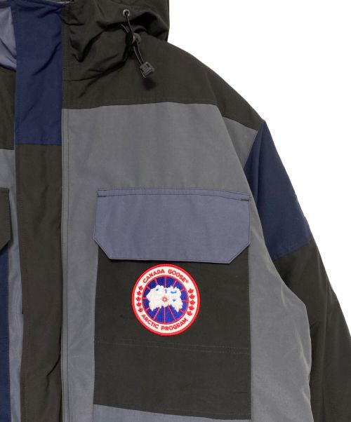 CANADA GOOSE（カナダグース）CANADA GOOSE (カナダグース) PATCHWORK PARKA ネイビー×ブラック サイズ:Lの古着・服飾アイテム
