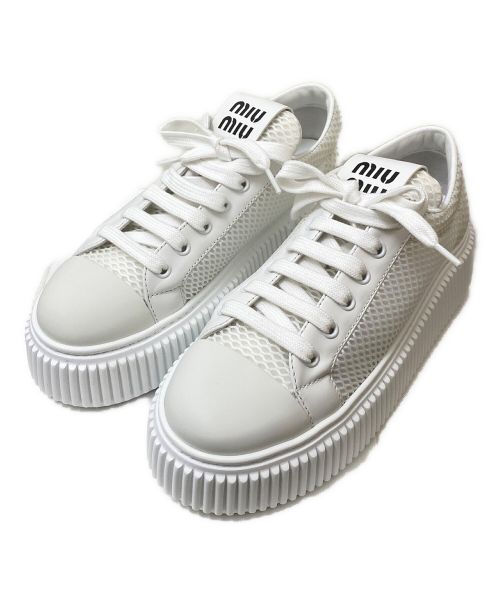 MIU MIU（ミュウミュウ）MIU MIU (ミュウミュウ) フラットフォームローカットスニーカー ホワイト サイズ:37の古着・服飾アイテム