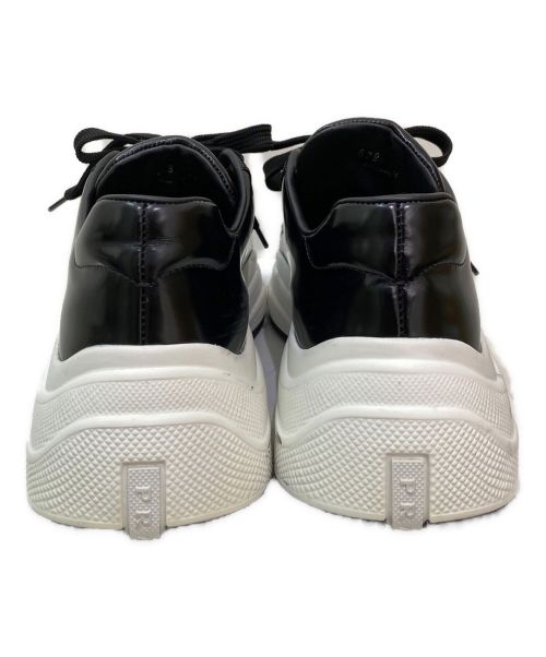 PRADA（プラダ）PRADA (プラダ) ローカットスニーカー ブラック サイズ:37　1/2の古着・服飾アイテム