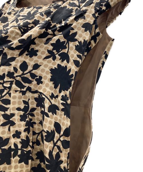 TOCCA（トッカ）TOCCA (トッカ) 総柄半袖ワンピース ブラウン×ブラックの古着・服飾アイテム