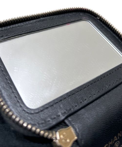 CHANEL（シャネル）CHANEL (シャネル) ミニ バニティ バッグケース ブラック×シルバー金具 サイズ:ミニの古着・服飾アイテム