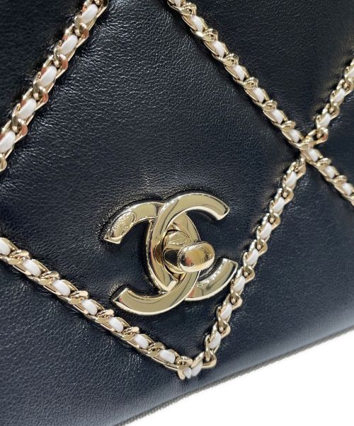 CHANEL（シャネル）CHANEL (シャネル) ショルダーバッグ ブラック×ホワイト×ゴールド サイズ:‐の古着・服飾アイテム