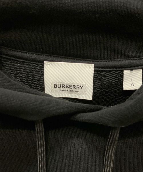 BURBERRY（バーバリー）BURBERRY (バーバリー) LETTER GRAPHIC APPLIQUE HOODIE/レター グラフィック アップリケ フーディ― ブラック×オレンジ サイズ:Lの古着・服飾アイテム