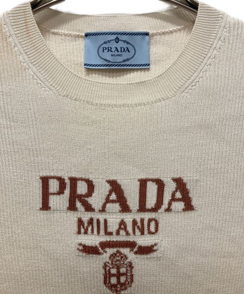 PRADA（プラダ）PRADA (プラダ) ロゴ入りシルク クルーネックセーター アイボリー サイズ:38の古着・服飾アイテム