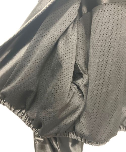 ALEXANDER WANG（アレキサンダー・ワン）ALEXANDER WANG (アレキサンダーワン) ロゴエンボス クロップド ジャケット ブラック サイズ:XSの古着・服飾アイテム