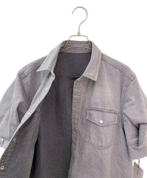 sacai（サカイ）sacai (サカイ) ショートスリーブデニムシャツ グレー サイズ:3 未使用品の古着・服飾アイテム