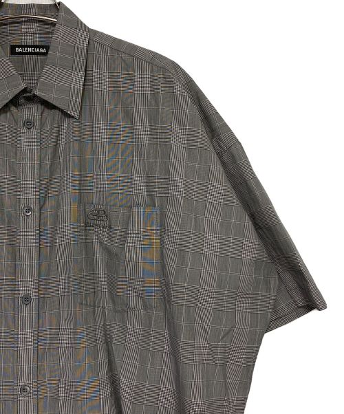 BALENCIAGA（バレンシアガ）BALENCIAGA (バレンシアガ) BBロゴオーバーサイズドシャツ グレー サイズ:37の古着・服飾アイテム