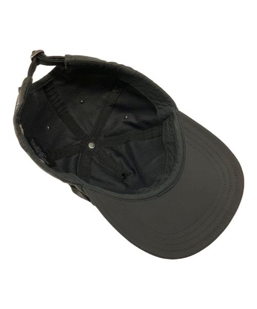 VALENTINO（ヴァレンティノ）VALENTINO (ヴァレンティノ) コサージュデザインナイロンキャップ ブラックの古着・服飾アイテム