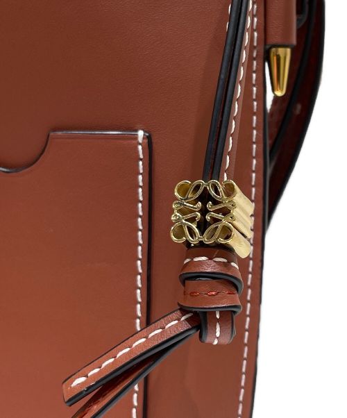 LOEWE（ロエベ）LOEWE (ロエベ) ゲートポケット ショルダー バッグ タン サイズ:-の古着・服飾アイテム