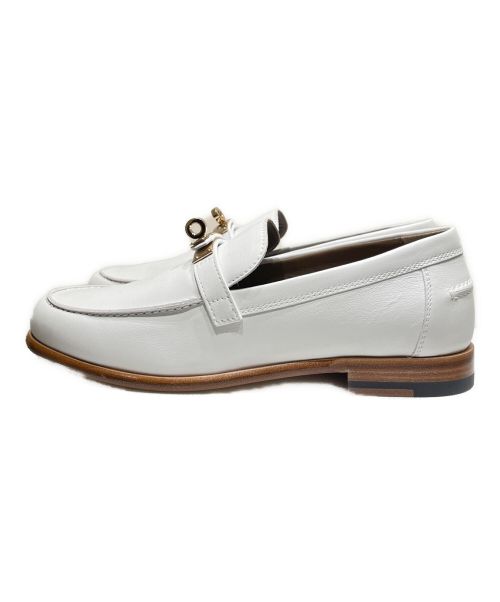 HERMES（エルメス）HERMES (エルメス) モカシン デスタン ローファー ホワイト×ゴールド金具 サイズ:37 未使用品の古着・服飾アイテム