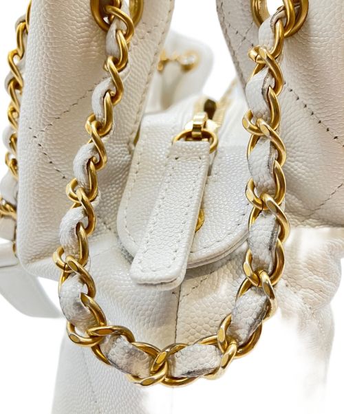 CHANEL（シャネル）CHANEL (シャネル) マトラッセチェーントートバッグ ホワイトの古着・服飾アイテム