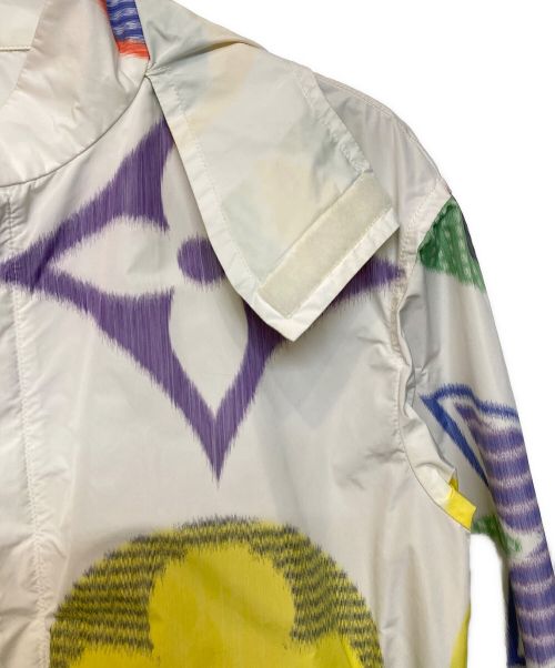 LOUIS VUITTON（ルイ ヴィトン）LOUIS VUITTON (ルイ ヴィトン) マルチカラーモノグラムウィンドブレーカーブルゾン ホワイト サイズ:44の古着・服飾アイテム