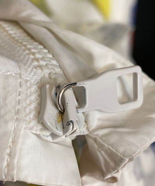 LOUIS VUITTON（ルイ ヴィトン）LOUIS VUITTON (ルイ ヴィトン) マルチカラーモノグラムウィンドブレーカーブルゾン ホワイト サイズ:44の古着・服飾アイテム