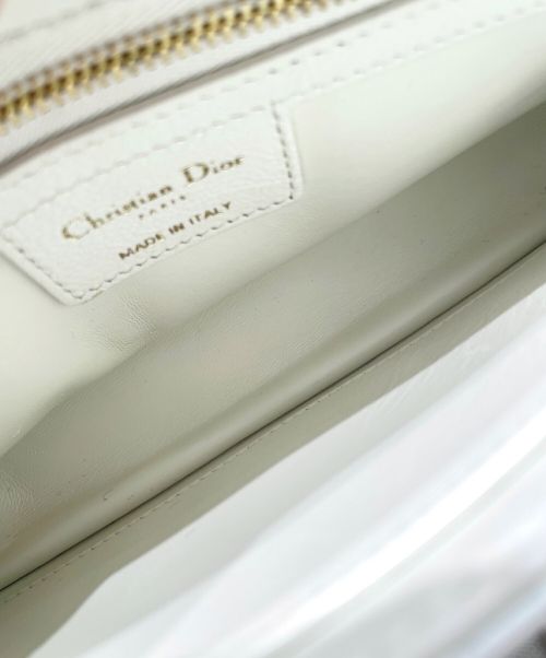 Christian Dior（クリスチャン ディオール）Christian Dior (クリスチャン ディオール) カロ スモール ホワイト サイズ:スモールの古着・服飾アイテム