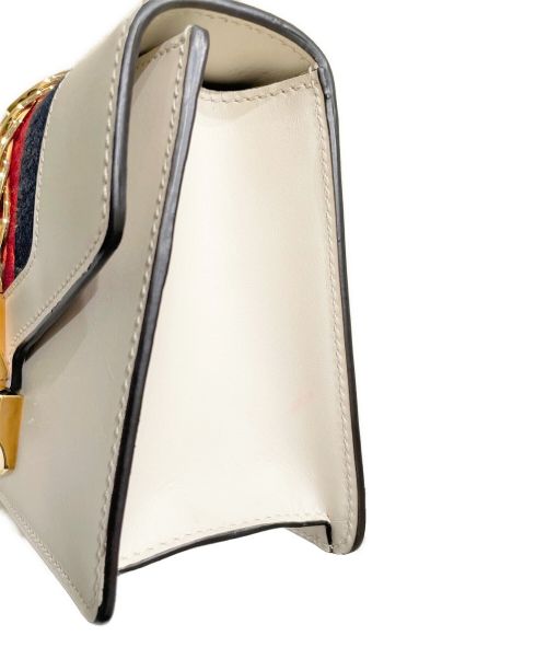 GUCCI（グッチ）GUCCI (グッチ) シルヴィ ミニショルダーバッグ ホワイト サイズ:ミニの古着・服飾アイテム