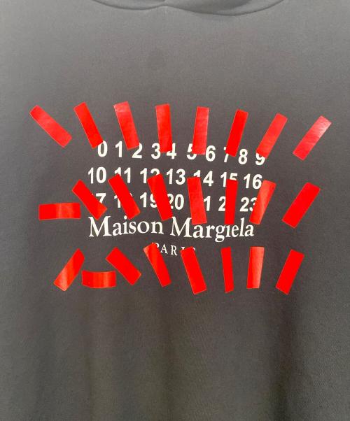 Maison Margiela（メゾンマルジェラ）Maison Margiela (メゾンマルジェラ) テープロゴプリントパーカー ブラック サイズ:44の古着・服飾アイテム