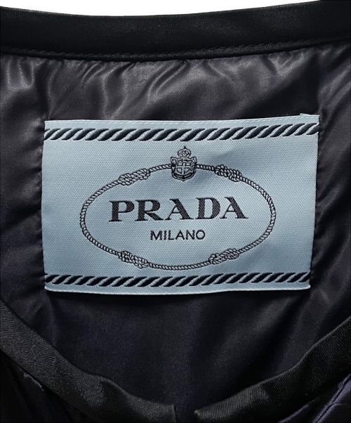 PRADA（プラダ）PRADA (プラダ) 三角プレートダウンジャケット ネイビー サイズ:44の古着・服飾アイテム