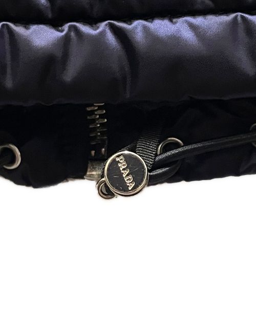 PRADA（プラダ）PRADA (プラダ) 三角プレートダウンジャケット ネイビー サイズ:44の古着・服飾アイテム