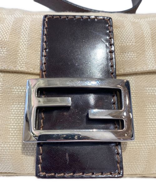 FENDI（フェンディ）FENDI (フェンディ) マンマバケット ショルダーバッグ ベージュの古着・服飾アイテム