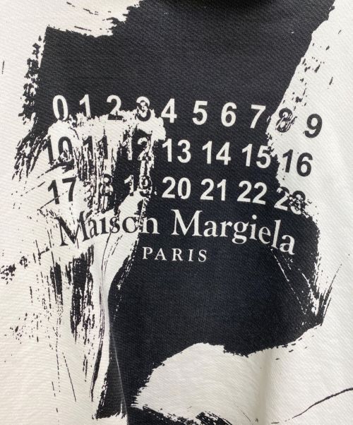 Maison Margiela（メゾンマルジェラ）Maison Margiela (メゾンマルジェラ) ロゴオーバーサイズプルオーバーパーカー ホワイト サイズ:46の古着・服飾アイテム