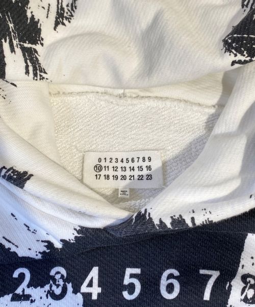 Maison Margiela（メゾンマルジェラ）Maison Margiela (メゾンマルジェラ) ロゴオーバーサイズプルオーバーパーカー ホワイト サイズ:46の古着・服飾アイテム
