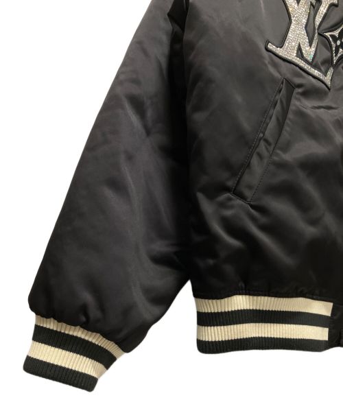 LOUIS VUITTON（ルイ ヴィトン）LOUIS VUITTON (ルイ ヴィトン) エンブロイダードナイロンベースボールブルゾン ブラック サイズ:52の古着・服飾アイテム