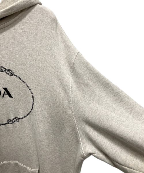 PRADA（プラダ）PRADA (プラダ) EMBROIDERED LOGO HOODIE ロゴフーディー アイボリー サイズ:XXLの古着・服飾アイテム