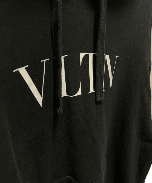 VALENTINO（ヴァレンティノ）VALENTINO (ヴァレンティノ) VLTNロゴパーカー ブラック サイズ:Mの古着・服飾アイテム