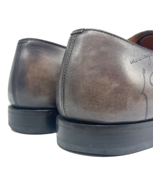 Berluti（ベルルッティ）Berluti (ベルルッティ) アレッサンドロ カリグラフィ プレーントゥシューズ ブラウン サイズ:8の古着・服飾アイテム
