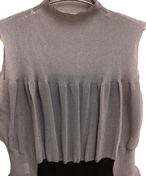 ISSEY MIYAKE（イッセイミヤケ）ISSEY MIYAKE (イッセイミヤケ) SHAPED NUDE DRESS（シェイプドヌードドレス） グレー サイズ:Mの古着・服飾アイテム