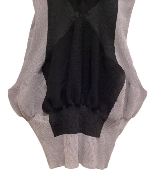 ISSEY MIYAKE（イッセイミヤケ）ISSEY MIYAKE (イッセイミヤケ) SHAPED NUDE DRESS（シェイプドヌードドレス） グレー サイズ:Mの古着・服飾アイテム