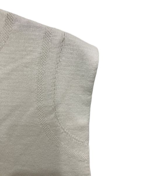 A-POC ABLE ISSEY MIYAKE（エイポック エイブル イッセイ ミヤケ）A-POC ABLE ISSEY MIYAKE (エイポック エイブル イッセイ ミヤケ) ノースリーブTシャツ ホワイト サイズ:1の古着・服飾アイテム