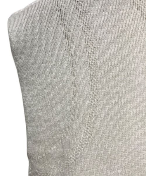 A-POC ABLE ISSEY MIYAKE（エイポック エイブル イッセイ ミヤケ）A-POC ABLE ISSEY MIYAKE (エイポック エイブル イッセイ ミヤケ) ノースリーブTシャツ ホワイト サイズ:1の古着・服飾アイテム