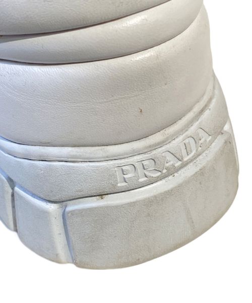 PRADA（プラダ）PRADA (プラダ) パデッドナッパレザースニーカー ホワイト サイズ:8の古着・服飾アイテム