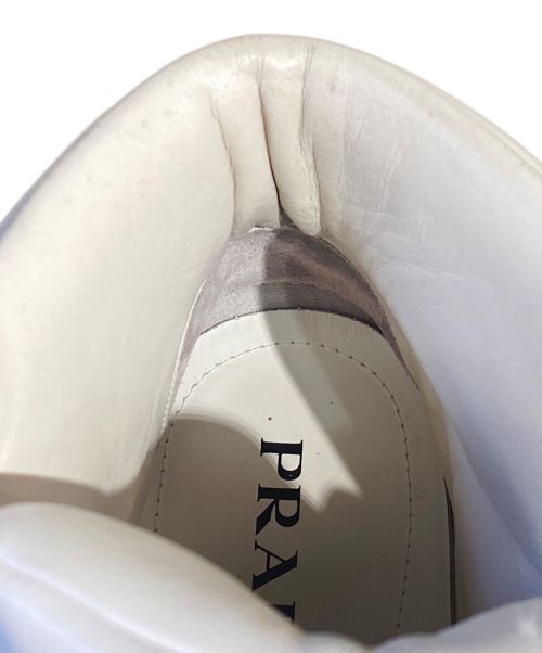 PRADA（プラダ）PRADA (プラダ) パデッドナッパレザースニーカー ホワイト サイズ:8の古着・服飾アイテム