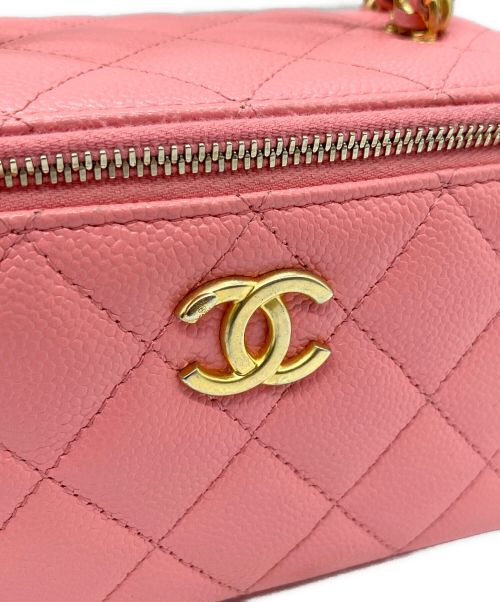 CHANEL（シャネル）CHANEL (シャネル) チェーンショルダーバニティバッグ ピンクの古着・服飾アイテム