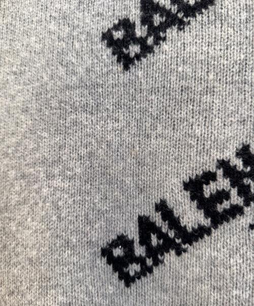 BALENCIAGA（バレンシアガ）BALENCIAGA (バレンシアガ) ジャガードロゴクルーネックニット グレー サイズ:Mの古着・服飾アイテム