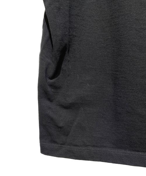 PRADA（プラダ）PRADA (プラダ) ロゴエンボスＴシャツ ブラック サイズ:Lの古着・服飾アイテム