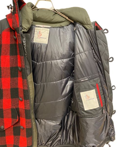 MONCLER GRENOBLE（モンクレール グルノーブル）MONCLER GRENOBLE (モンクレール グルノーブル) MONTROND/Switchable down jacket（切り換えダウンジャケット） レッド×カーキ サイズ:3の古着・服飾アイテム